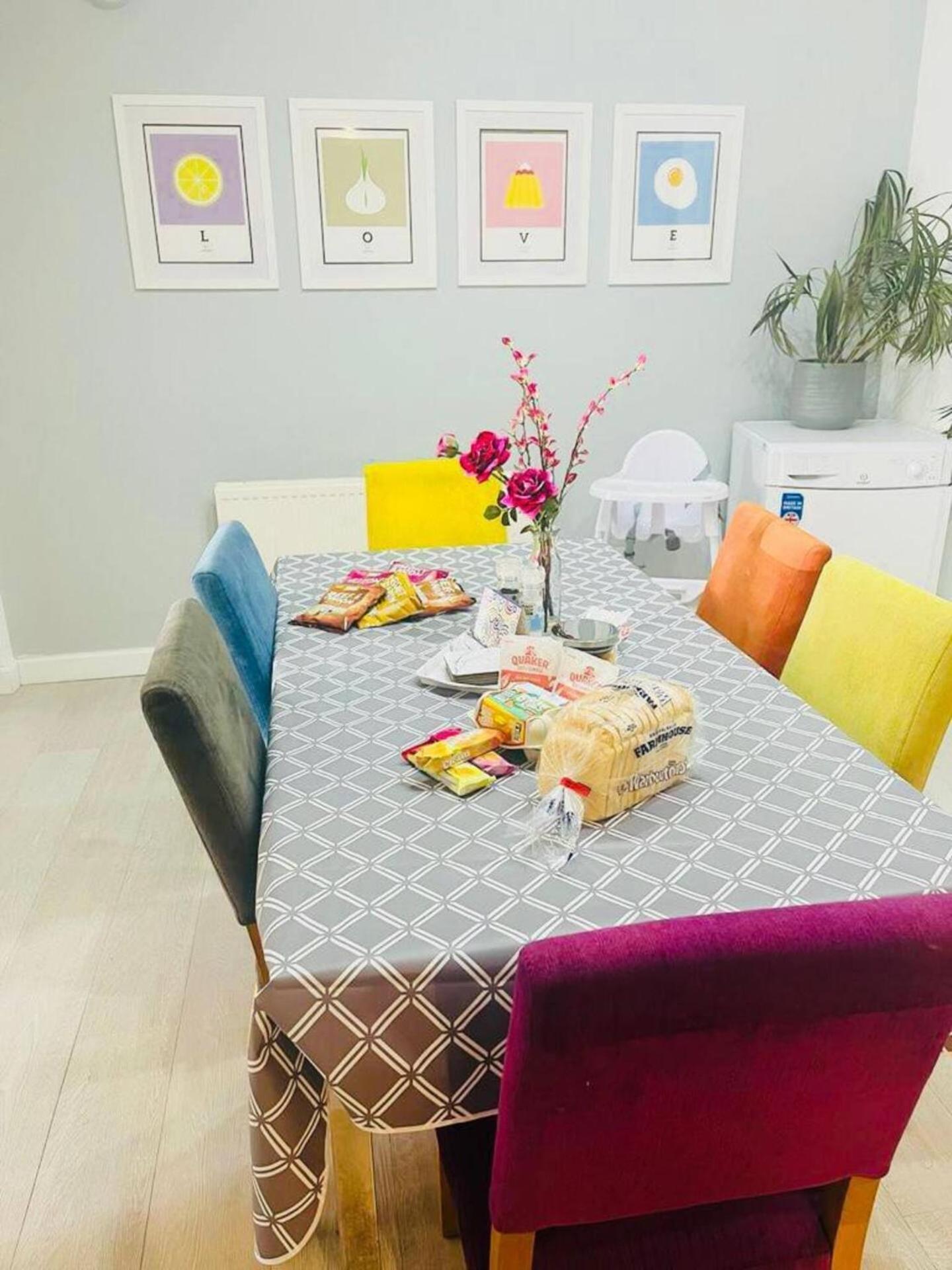 Stunning 3 Double Bedroom Beach Front Apartment 포츠머스 외부 사진