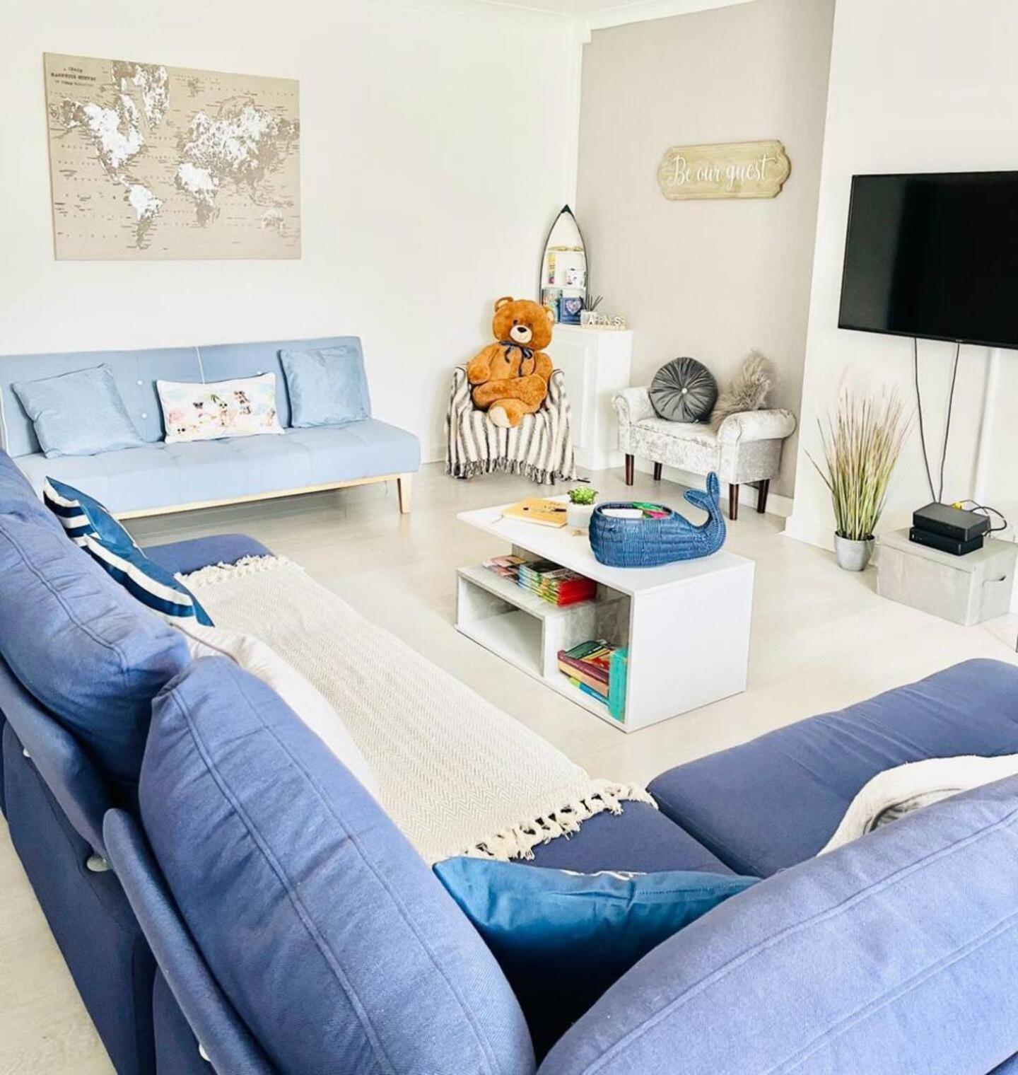 Stunning 3 Double Bedroom Beach Front Apartment 포츠머스 외부 사진