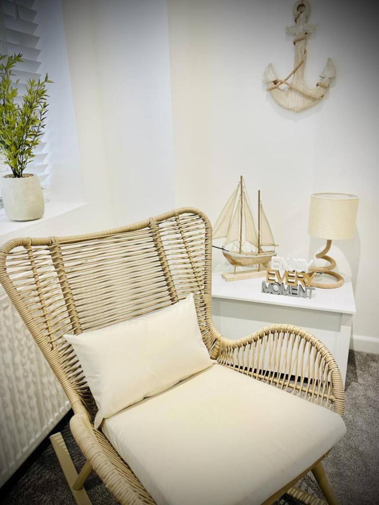 Stunning 3 Double Bedroom Beach Front Apartment 포츠머스 외부 사진